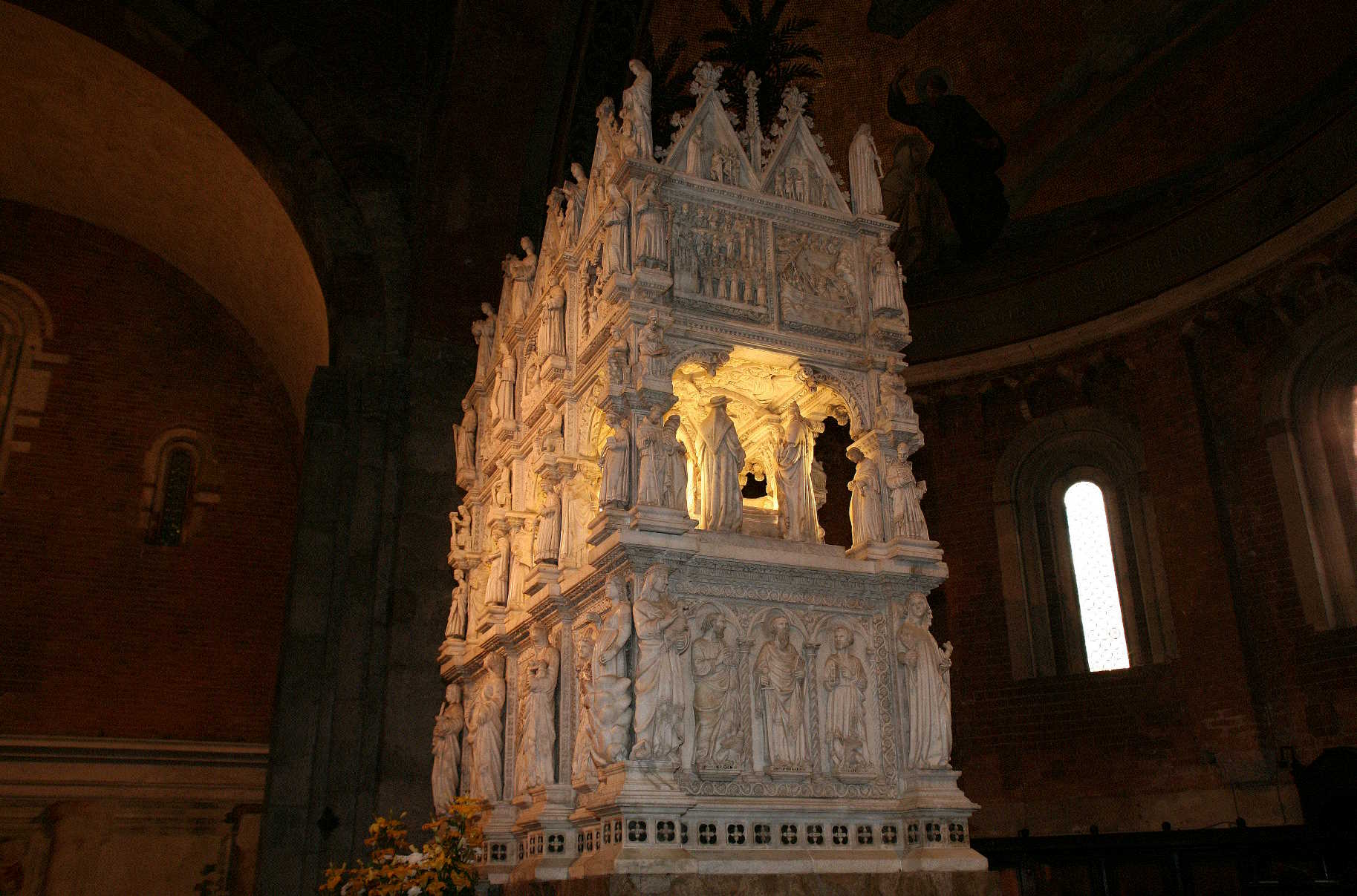 Visita guidata a Pavia: visita a San Pietro in Ciel d'Oro a Pavia e all'Arca di Sant'Agostino